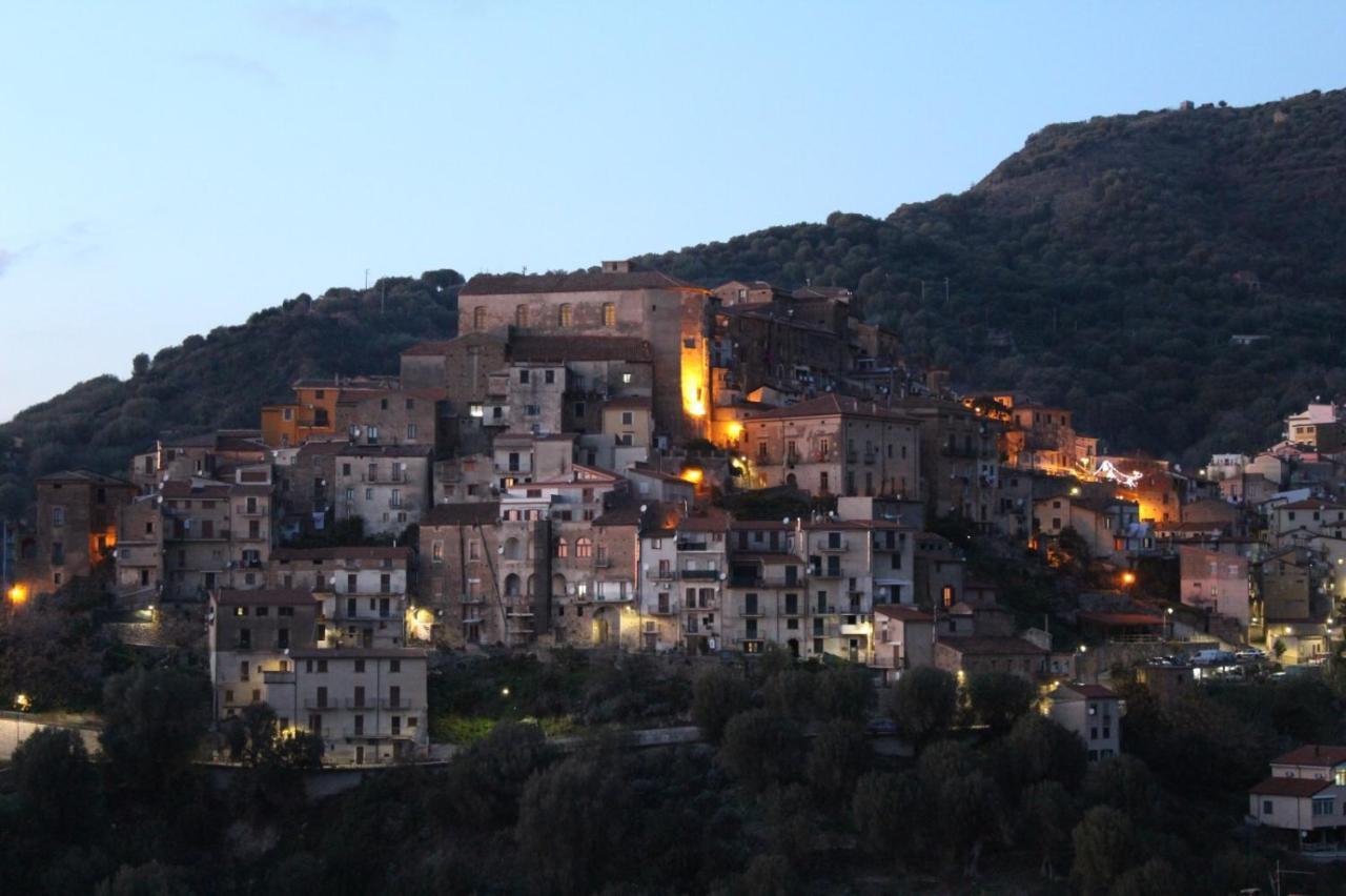 Ferienwohnung La Casa Del Maestro Attico Pisciotta Exterior foto